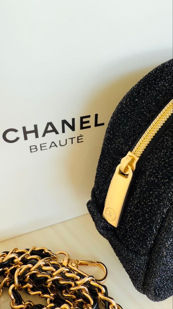 CHANEL 黒ノベルティコフレポーチ☆新品ラメ入りショルダーストラップ付