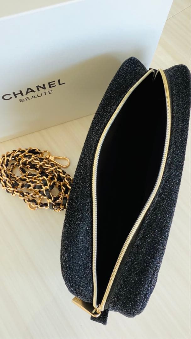 CHANEL 黒ノベルティコフレポーチ☆新品ラメ入りショルダーストラップ付