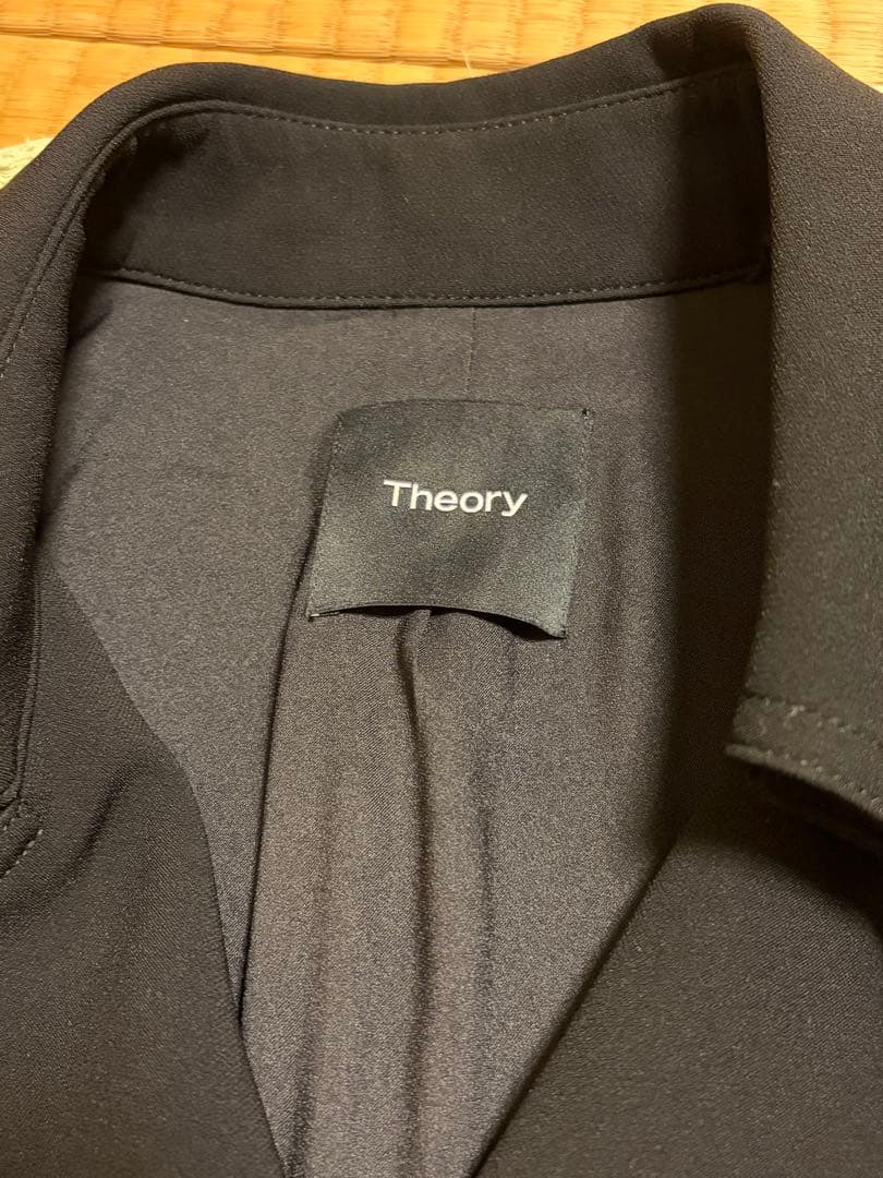Theory ショート丈トレンチ風ジャケット ブラック