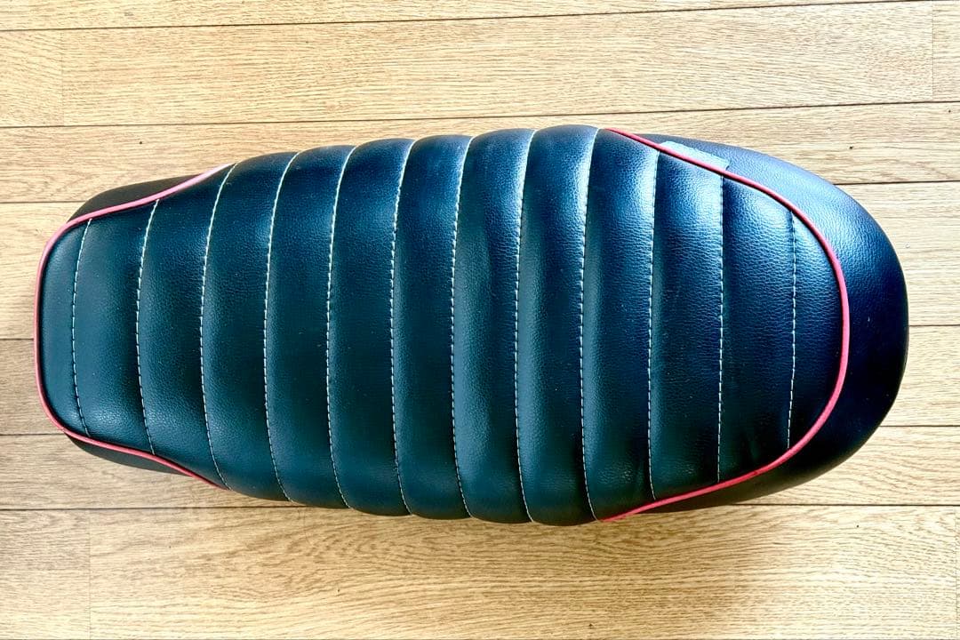 レア SR400 社外 イージーライダース ナイトロヘッズ タックロールシート