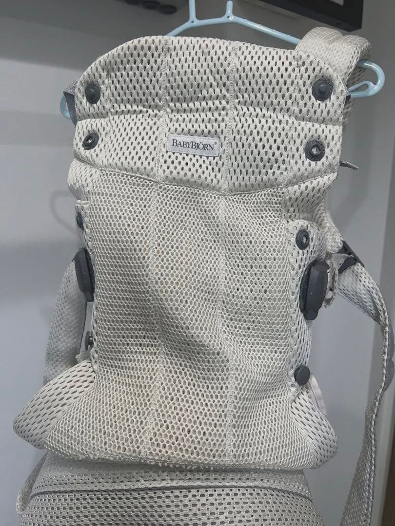【美品】ベビービョルン　抱っこ紐　ハーモニーメッシュ　クリーム