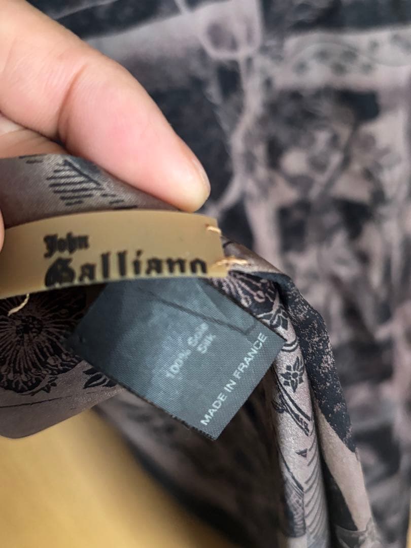 john galliano 　ジョンガリアーノ　シルク　ストール