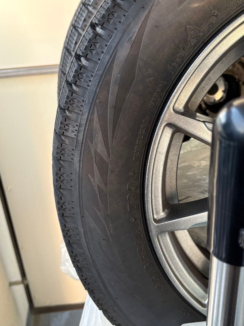 BRIDGESTONE スタッドレスタイヤ 165/65R14