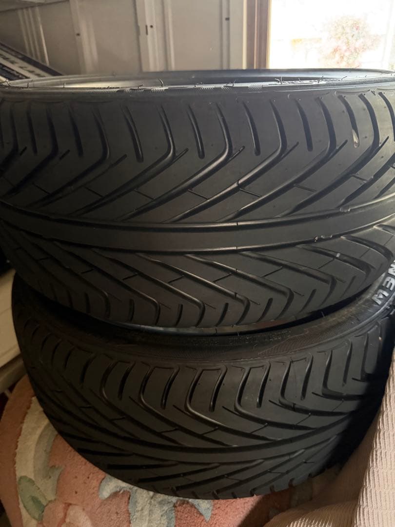 サニュー　2本 sinew 225/35r18 22年43週　使用20キロ