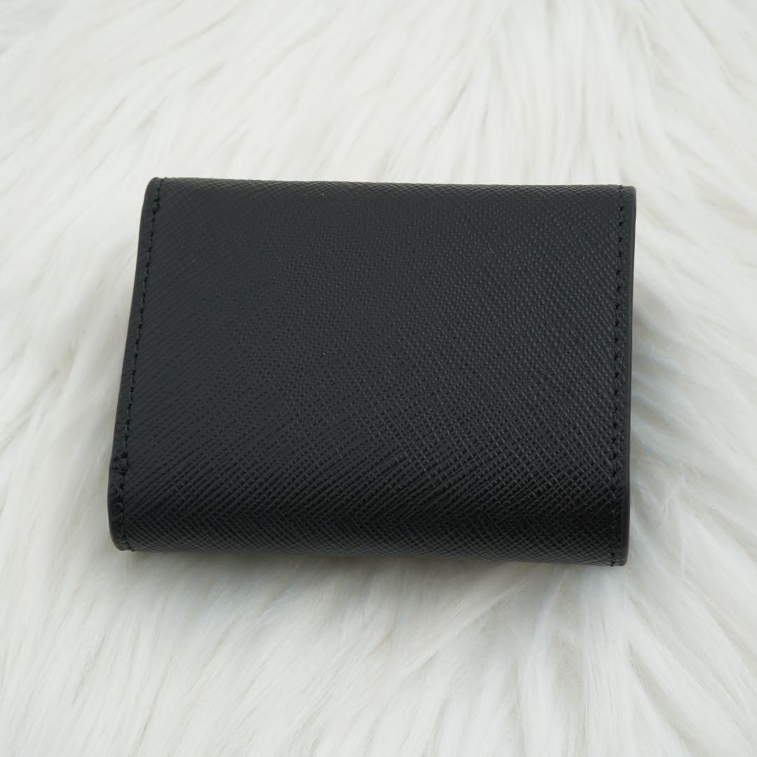 新品未使用品　箱・カード付き　PRADA プラダ　三つ折り財布　サフィアーノ　黒