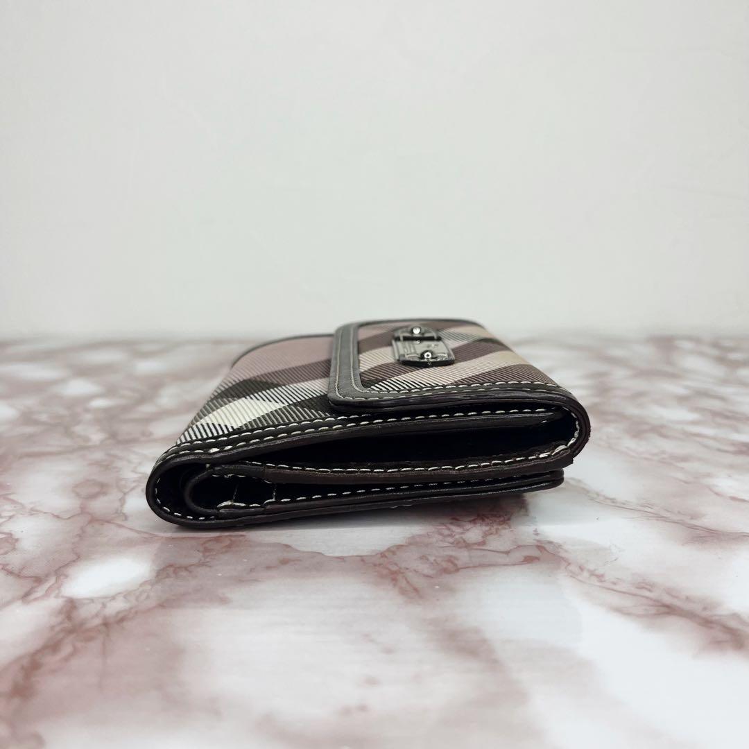 【未使用級品】BURBERRY 二つ折り財布　折り財布