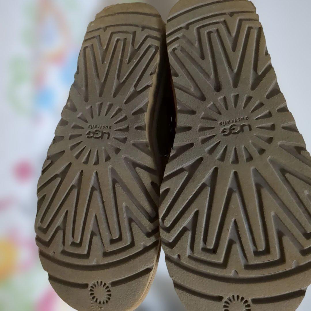 UGG×JIMMY CHOOコラボ■星 スタッズ付 ムートンブーツ■アグ スター