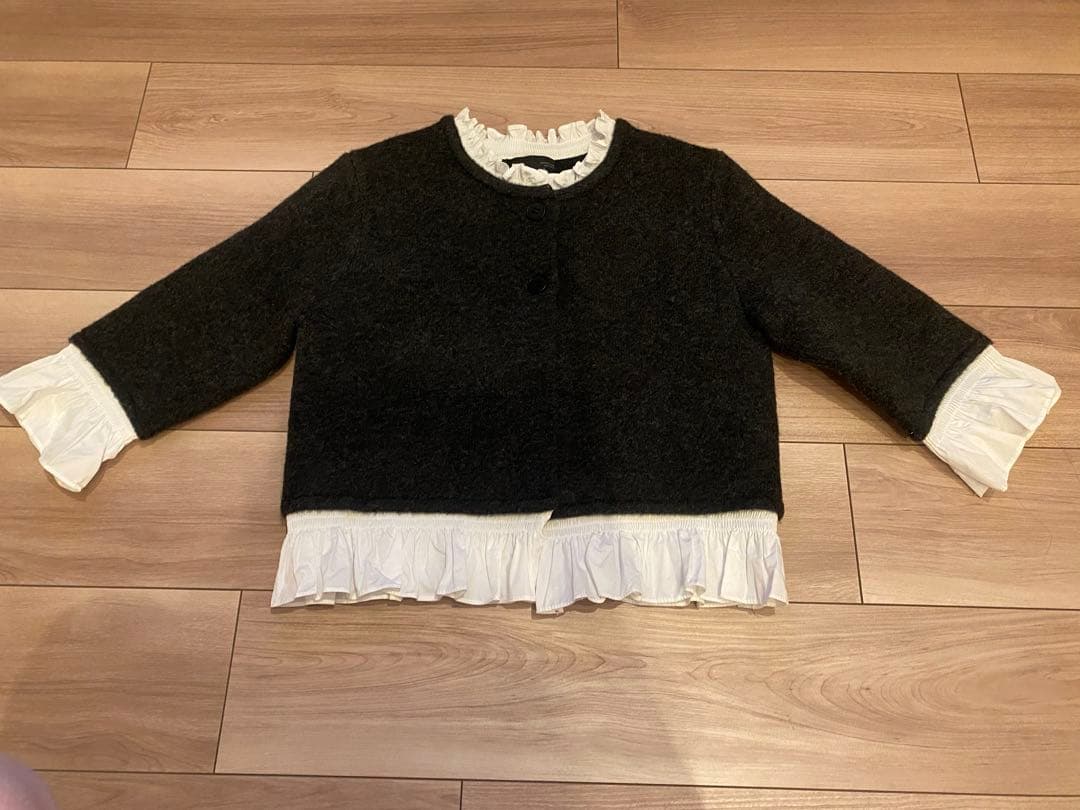 新品★ZARA グレーフリル付きカーディガンサイズS
