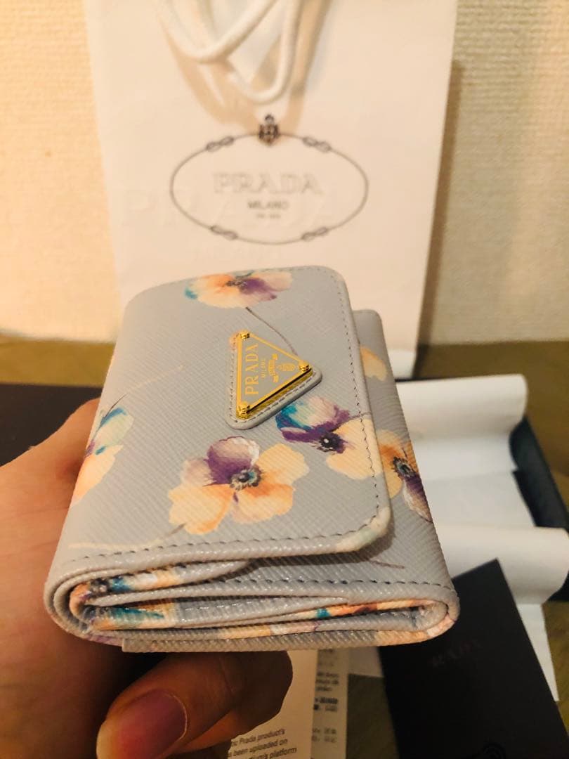 PRADA 三つ折り財布 (ICチップ(RFID)搭載)