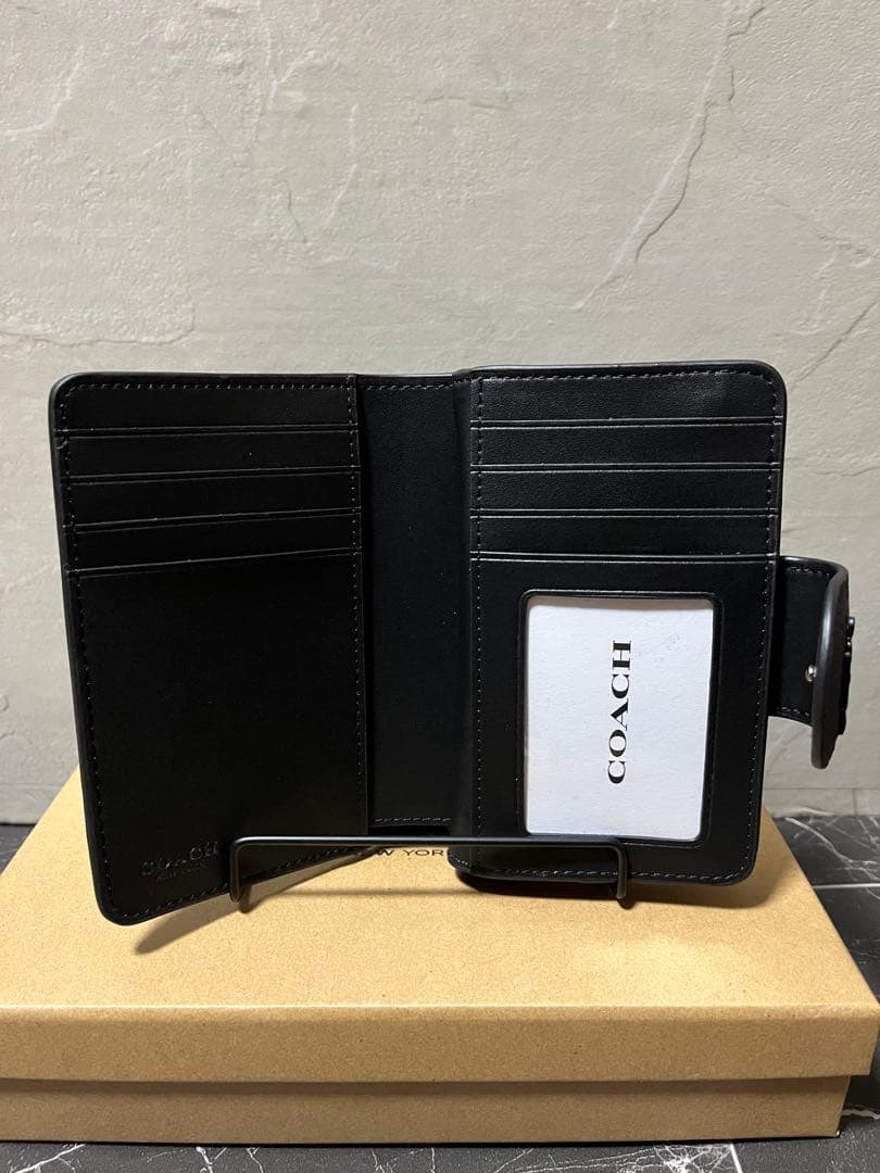 ✨️新品未使用✨️COACH ブラック 二つ折り財布