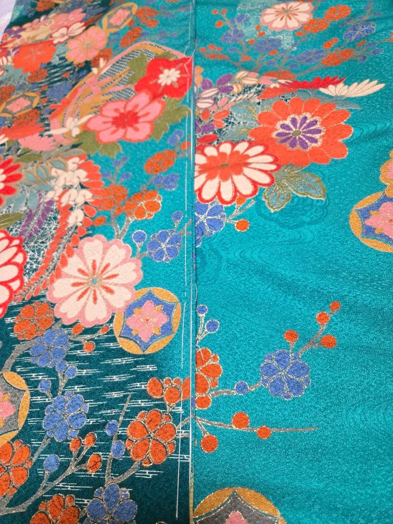 最終大幅値下げ♡ターコイズブルー古典柄✨正絹振り　袖しつけ糸付き！新品未使用♡