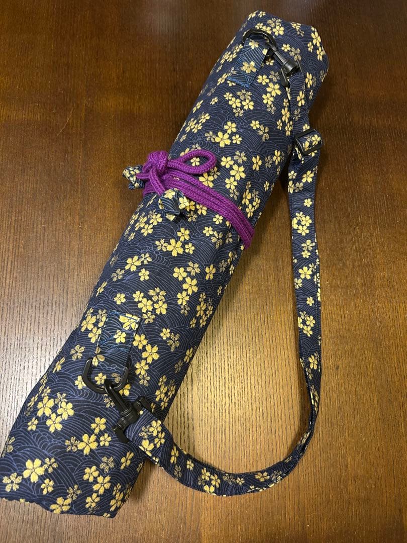 ✴︎専用品です✴︎ 10本入れ巻篠笛入れ（肩紐付、金紺桜柄と紫ちりめん）No.253
