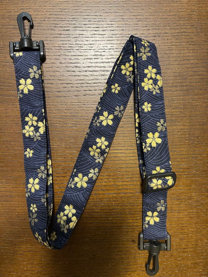 ✴︎専用品です✴︎ 10本入れ巻篠笛入れ（肩紐付、金紺桜柄と紫ちりめん）No.253