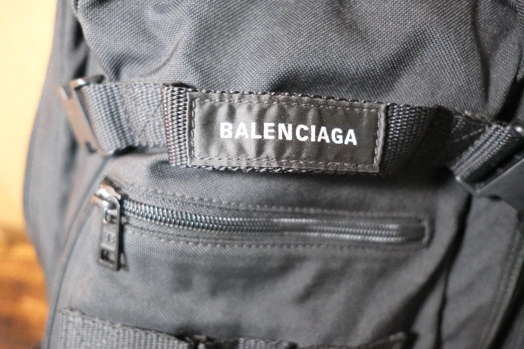 BALENCIAGA Army Spaceブラックバッグ