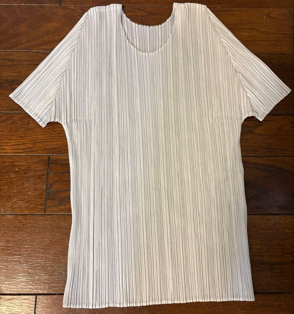 pleatsplease basics ライトグレー　半袖　トップス