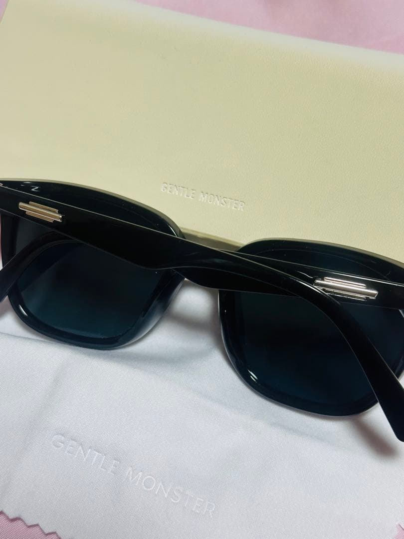GENTLE MONSTER LILIT 01 ブラック サングラス
