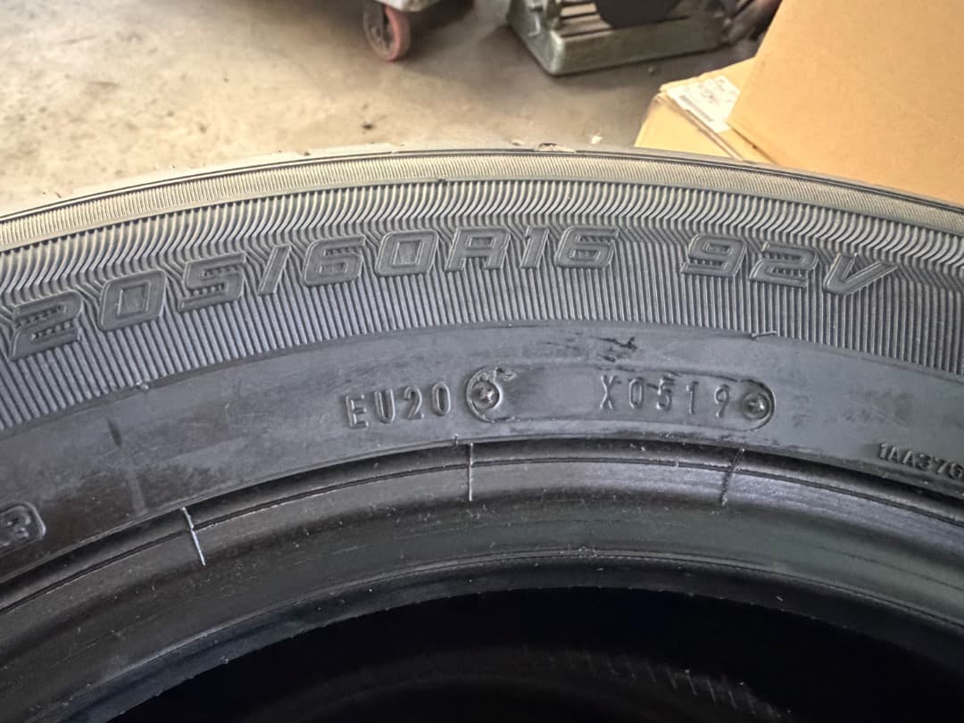 送料込新品GOODYEAR EAGLE RVF 205/60R16 92 V