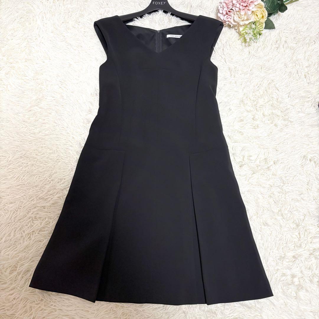 【未使用級】フォクシー　ワンピース　ストレッチ　タック　手洗い可　ブラック　38