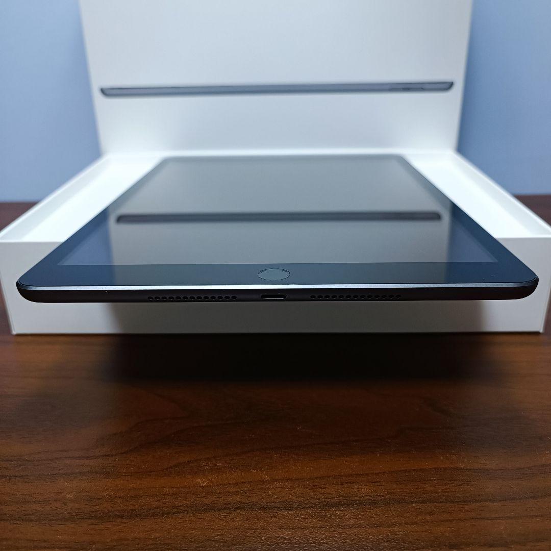 美品 iPad 10.2 第7世代 WiFi 128GB キーボード、カバー付き