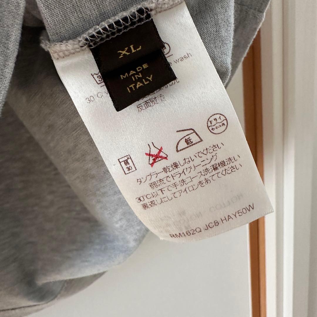 りの　ルイヴィトン　Tシャツ　グレー　ロゴ