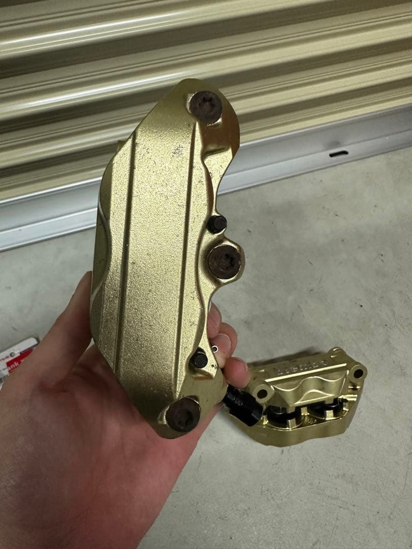 ブレンボ bremdo ラジアルマウントキャリパー 左右セット ピッチ100mm