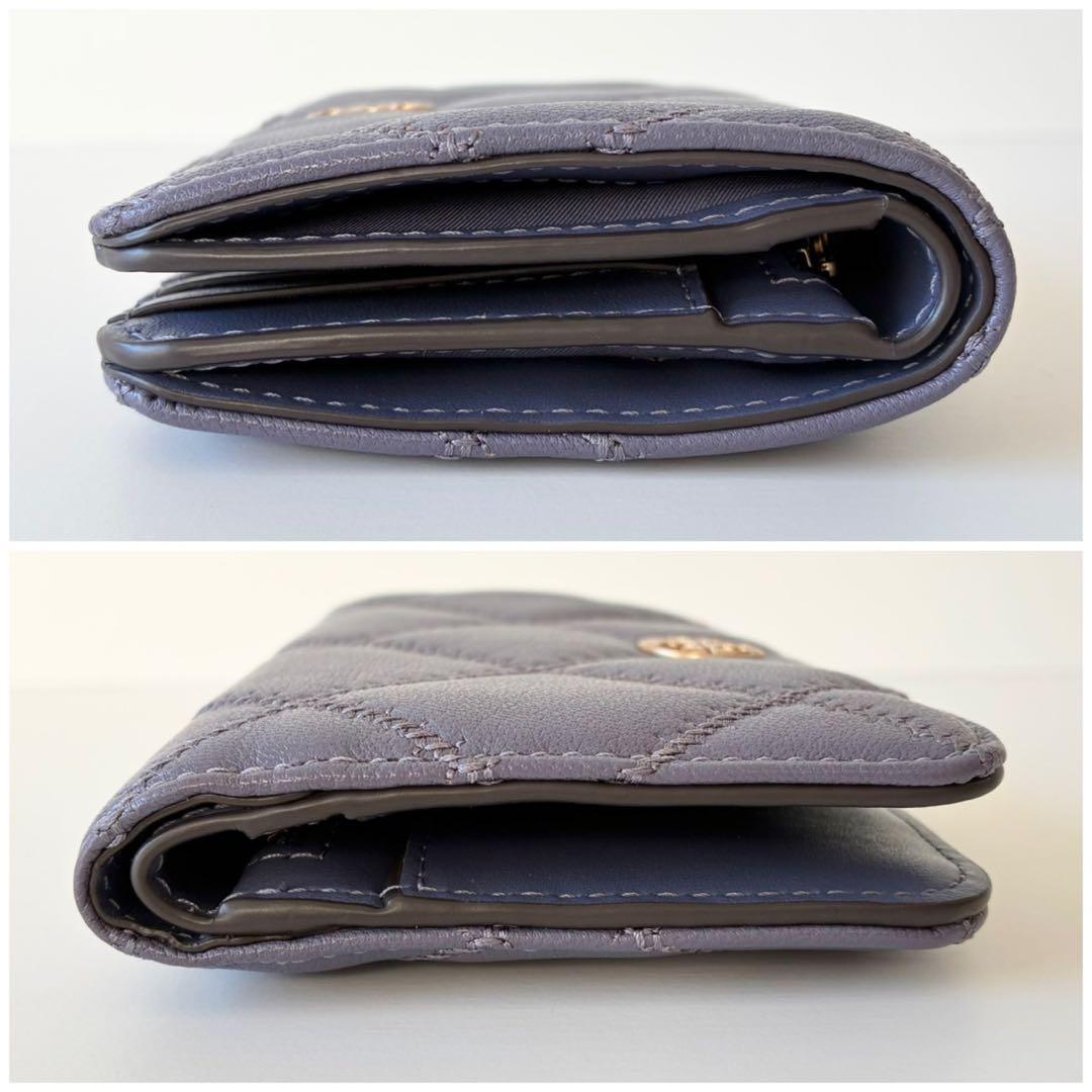 【極美品】TORY BURCH 二つ折り財布 キルティング ウィラ くすみカラー