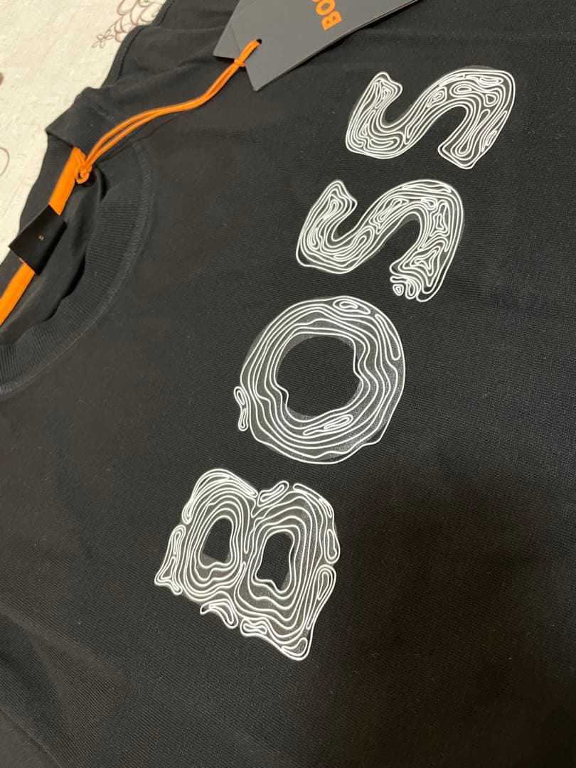 HUGO BOSS 新品未使用　メンズ　tシャツ L