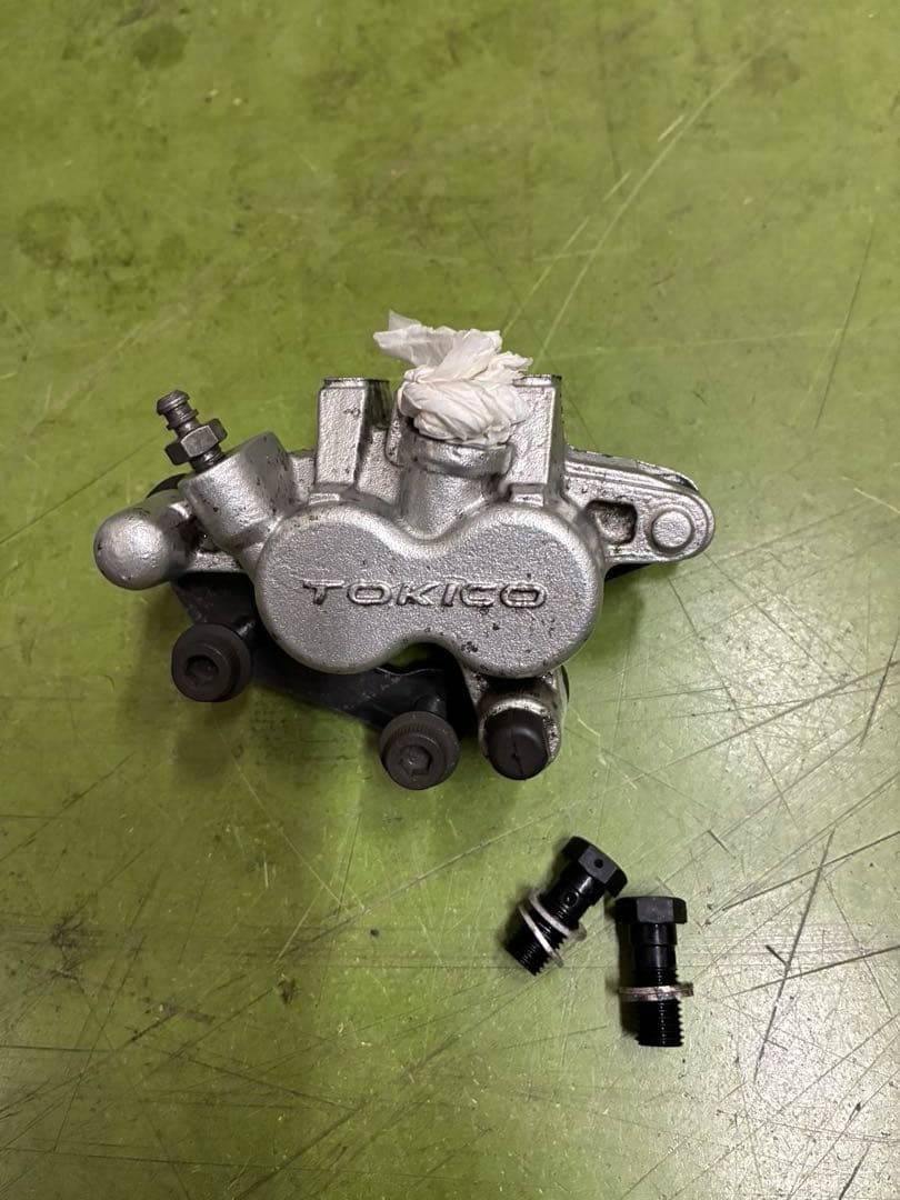 アドレスＶ１２５用　社外キャリパー・ホース　中古品