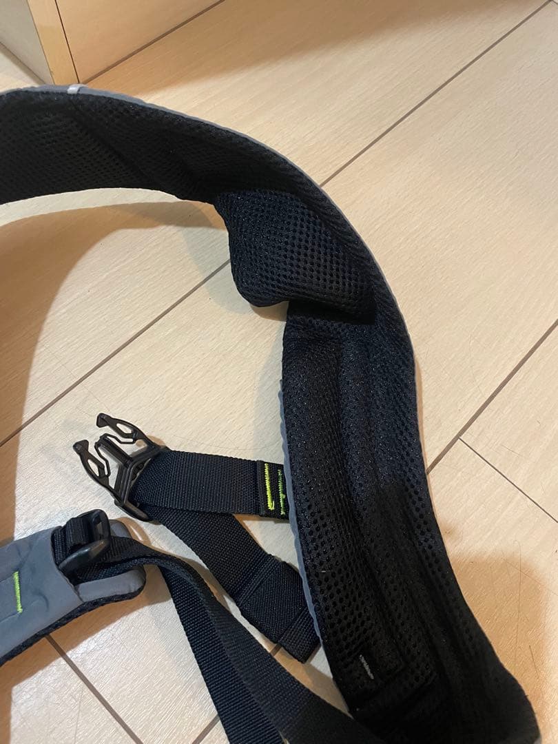 【極美品】エルゴベビー　AWAY アウェイ　コンパクト　抱っこ紐　メッシュ