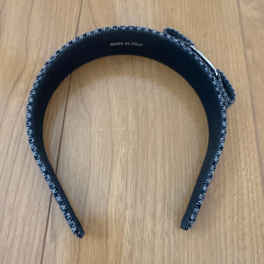 Ferragamo グレー・ブラック ヘアカチューシャ