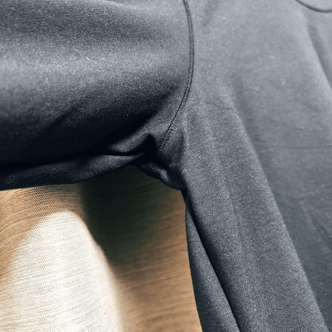 【美品：Theory】オリジナルストレッチ生地　長袖カットソー「S/M：ブラック