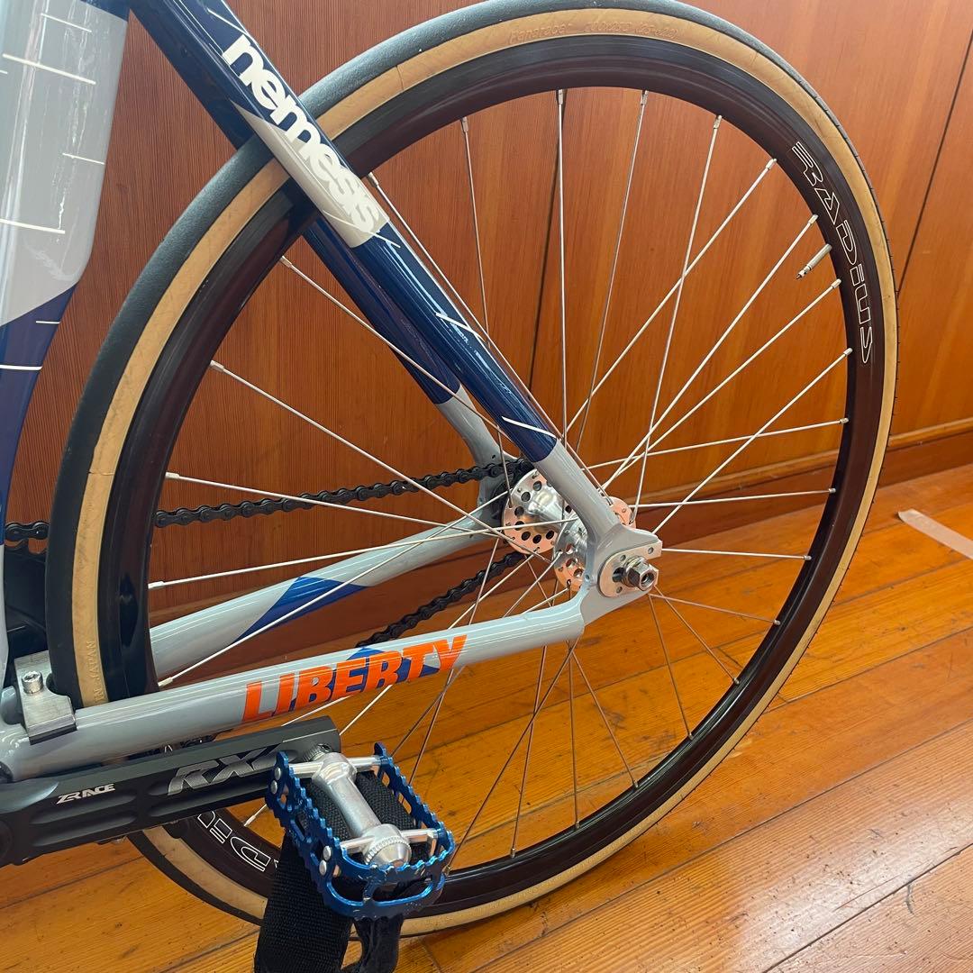LIBERTY nemesis V1 ピストバイク　完成車