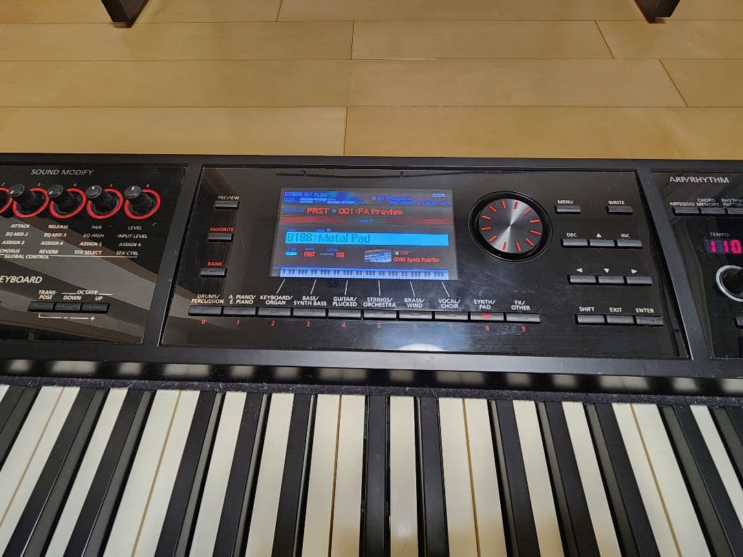 訳あり　Roland FA-08 88鍵 シンセサイザー ケース付　送料込み