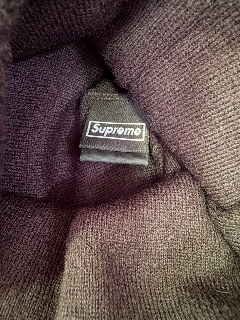 Supreme ニット帽 黒刺繍