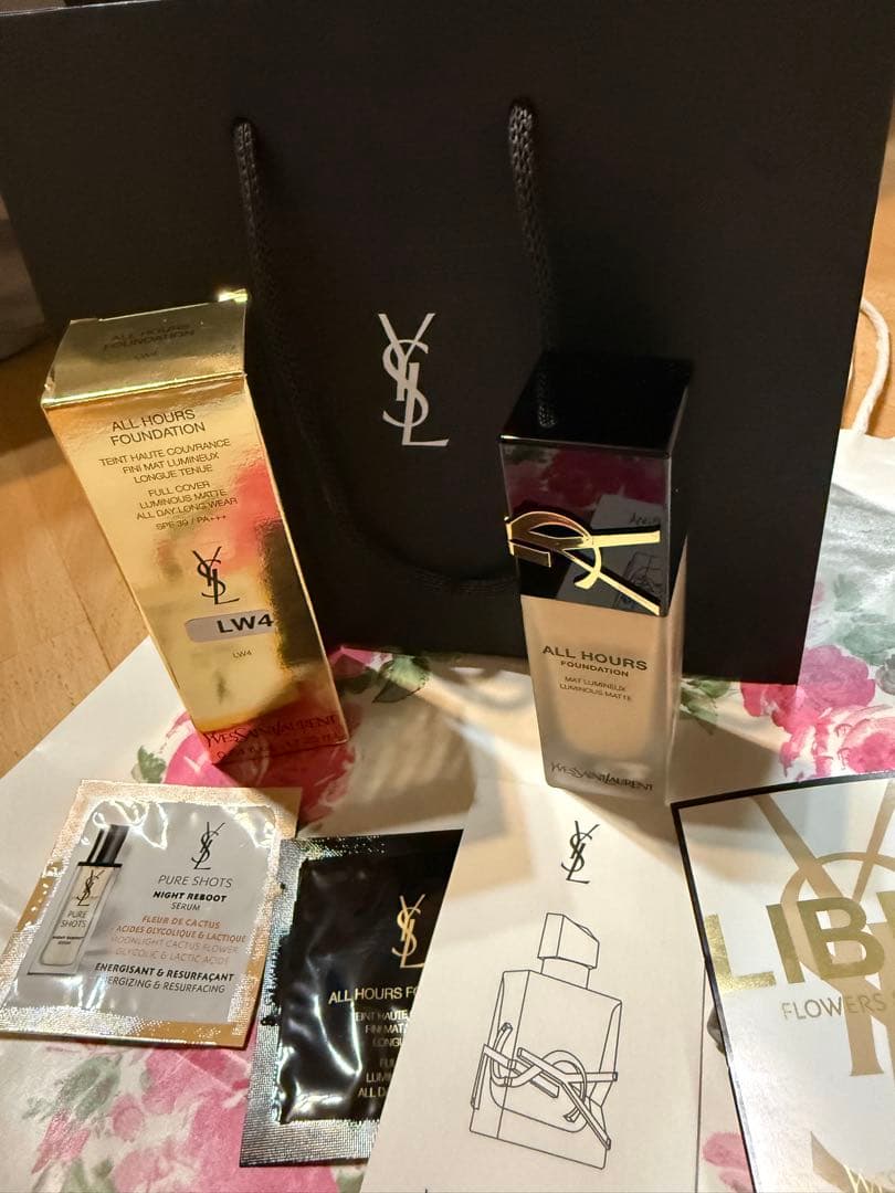 ファンデーション Yves Saint Laurent ALL HOURS FOUNDATION