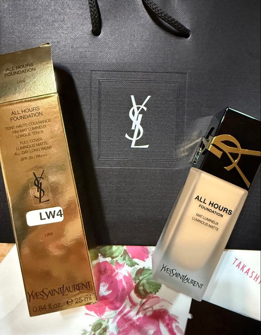 ファンデーション Yves Saint Laurent ALL HOURS FOUNDATION