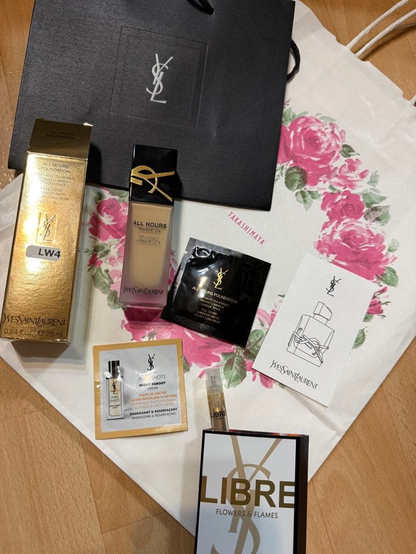 ファンデーション Yves Saint Laurent ALL HOURS FOUNDATION
