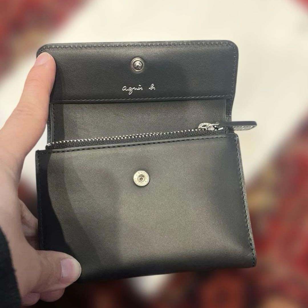 新品未使用✨アニエスベー　牛革　二つ折り財布　黒　シンプル　天然皮　ミニ財布