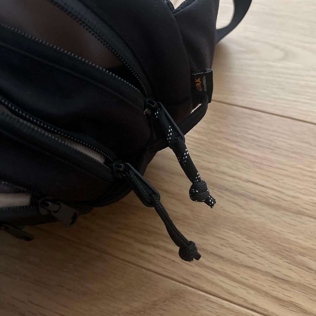 【Hugoo】【美品】（ハグー）抱っこ紐　ヒップシート付きショルダーバッグ