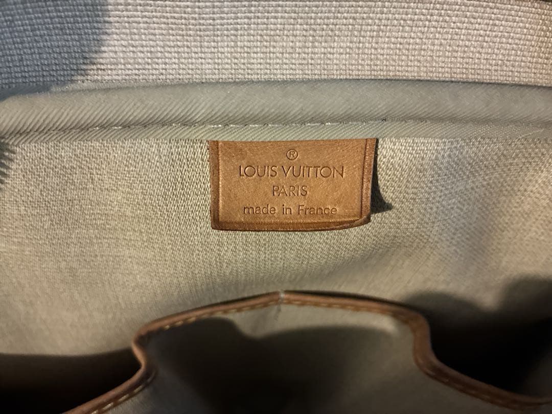 ルイヴィトン　モノグラムドーヴィル　ハンドバッグ　Louis Vuitton