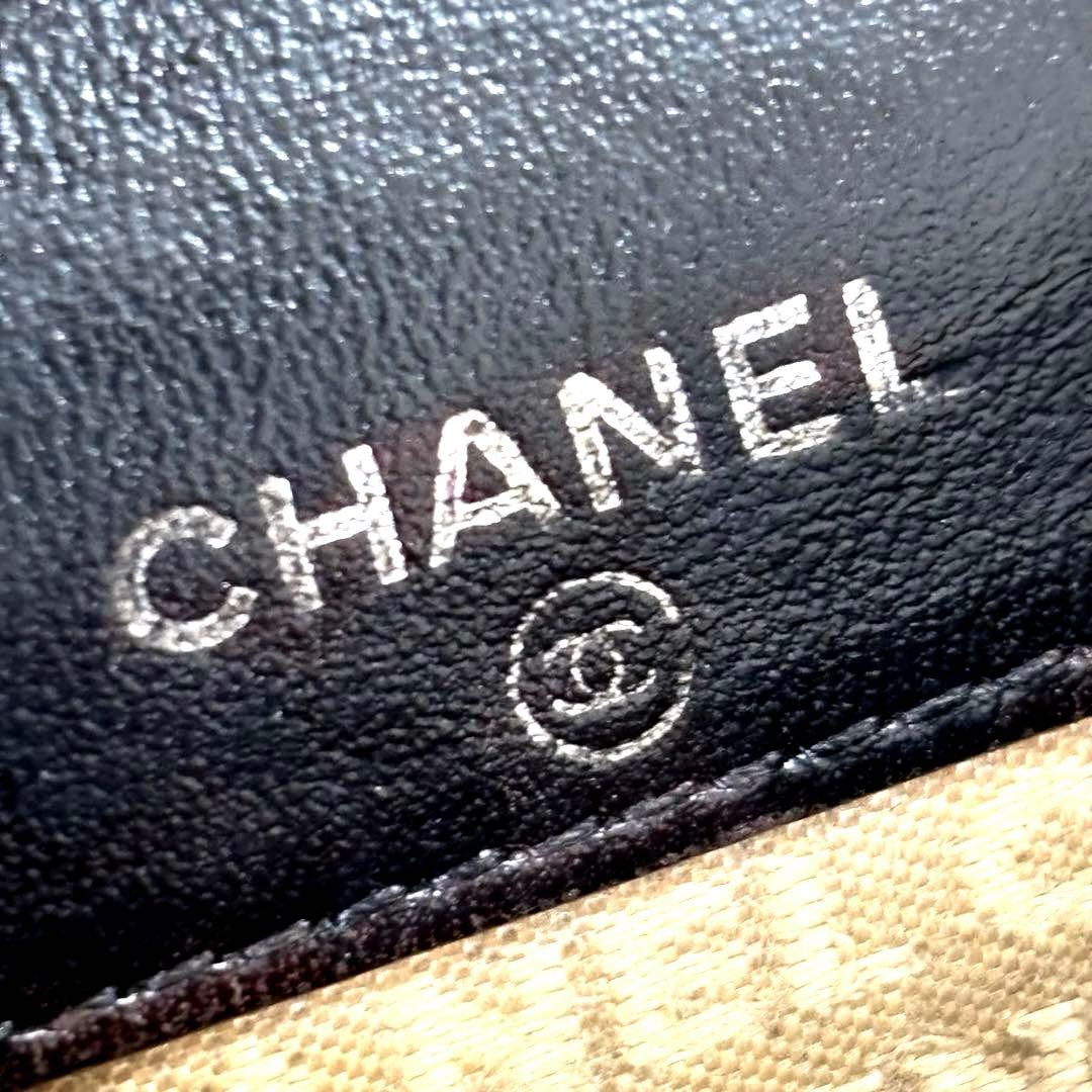 ✨CHANEL✨ガード付✨シャネル◆ブラック◆フルレザー◆折り財布◆シリアル有