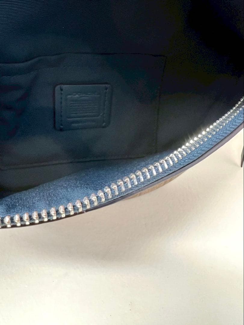 COACH ボディバッグ・ウエストポーチ ブラウン・マルチカラー