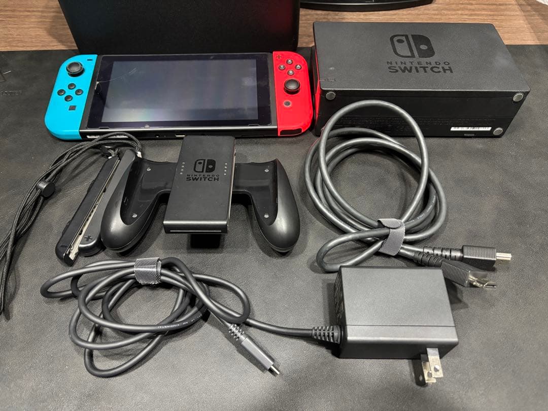 【訳あり】Nintendo Switch 本体セット（ファン不調・ドック欠け)