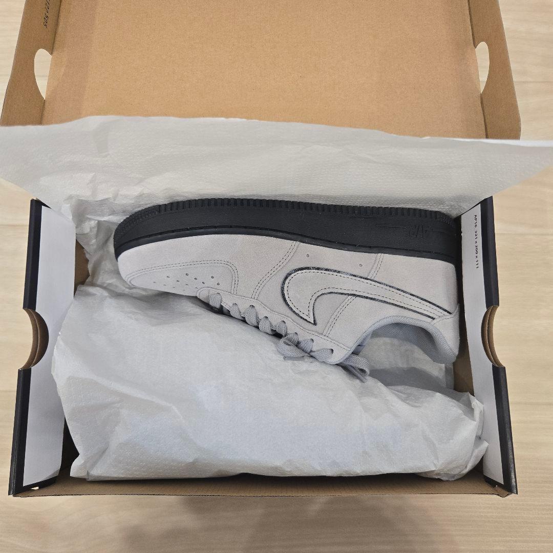 ​【新品】NIKE エアフォース 1 '07 スモークグレー 26.0cm