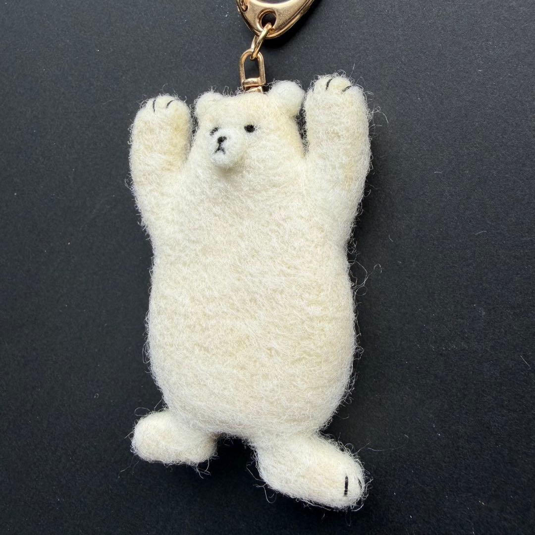 【☆Ted様☆】　羊毛フェルトキーホルダー　しろくま　ハンドメイド　くま