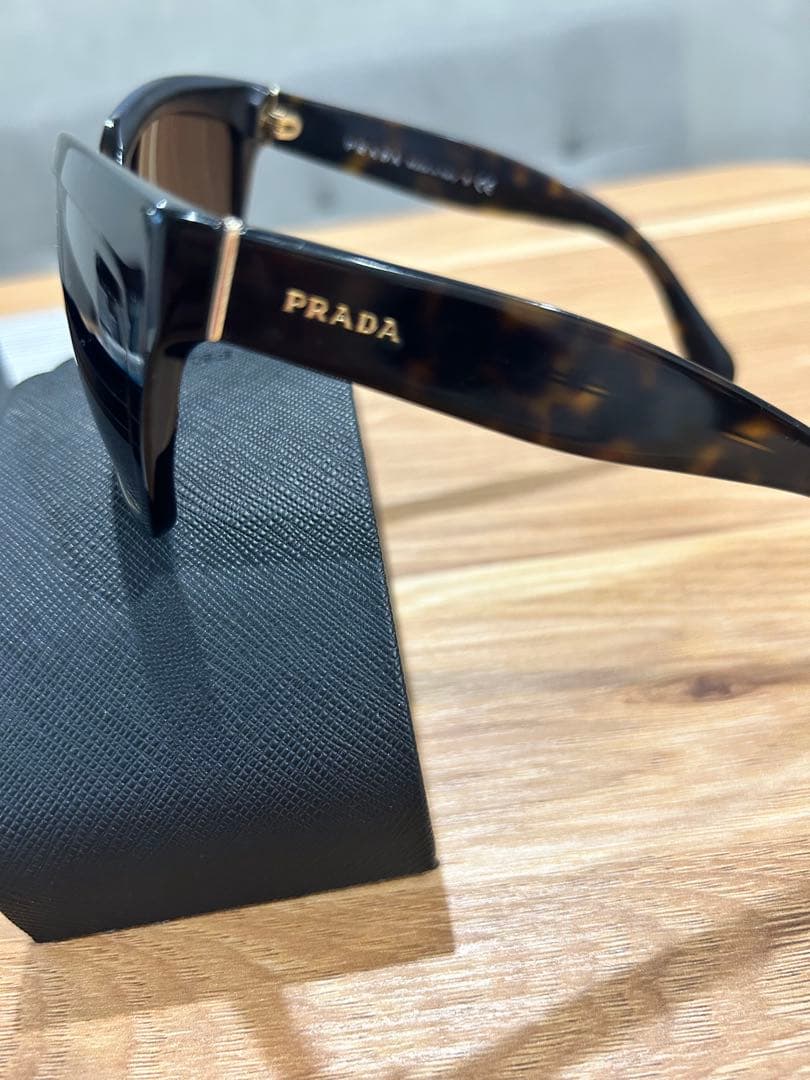 PRADA サングラス ケース付き