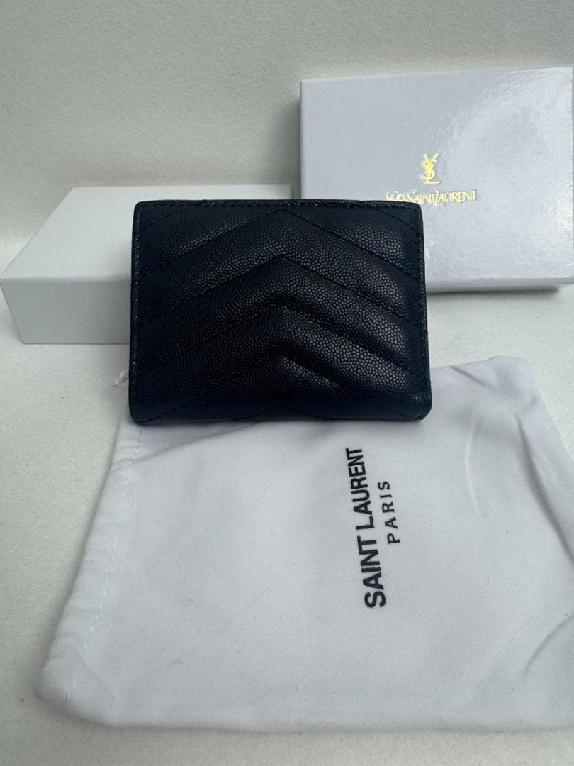 サンローランYSL キルティング 三つ折り ミニ財布 黒 コンパクトYSLロゴ