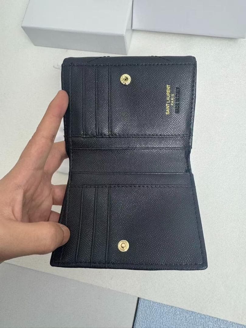 サンローランYSL キルティング 三つ折り ミニ財布 黒 コンパクトYSLロゴ