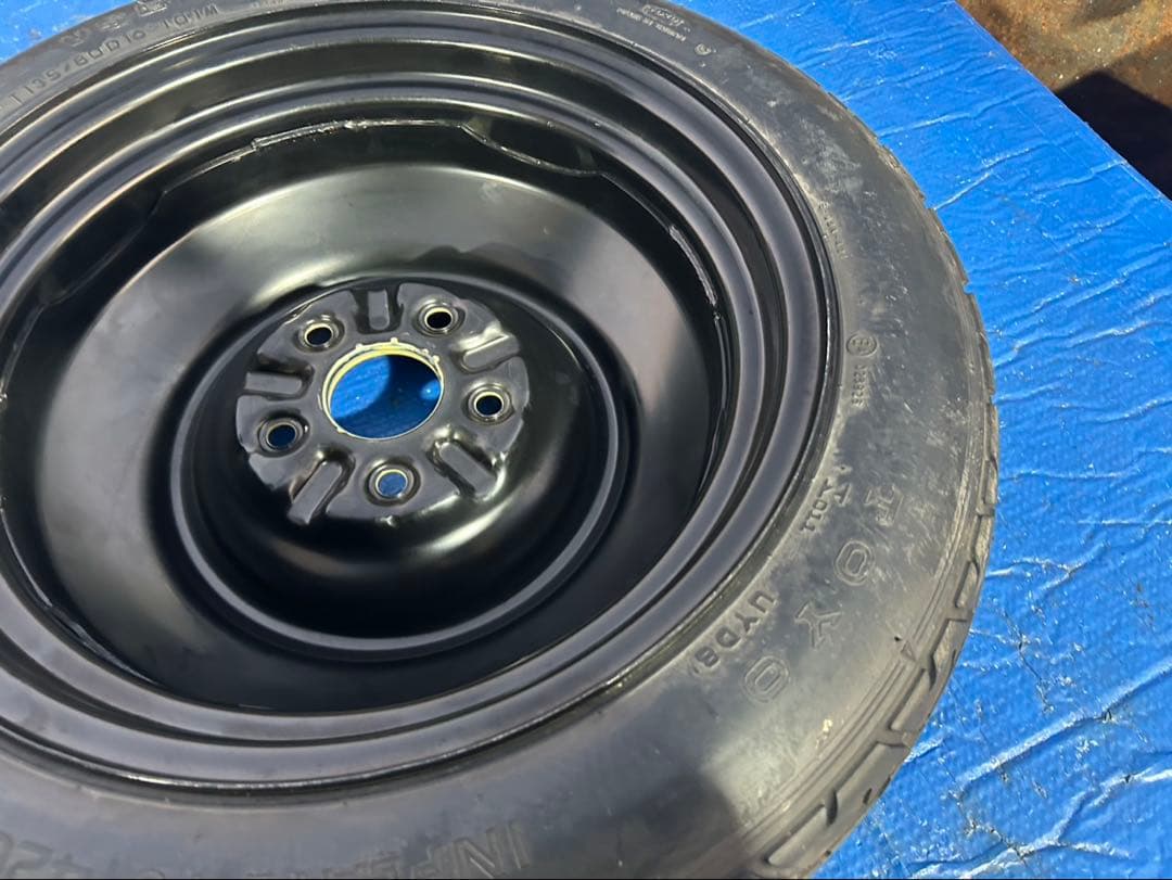 トヨタ　ヴォクシー　ZRR80 スペアタイヤ未使用品