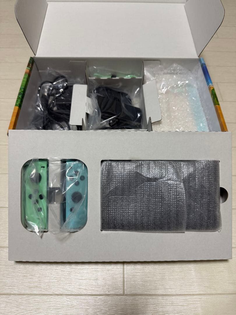 Nintendo Switch 本体　あつまれどうぶつの森モデル